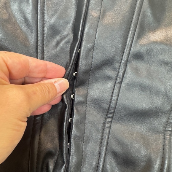 Forever 21 Crop Top Womens Size Medium Black Faux Leather Goth Coquette - Picture 6 of 7